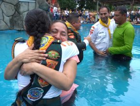 Familia se entrega a Cristo como resultado de camporí en Ecuador