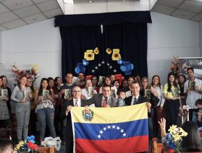Encuentro de venezolanos suma estudiantes de la Biblia