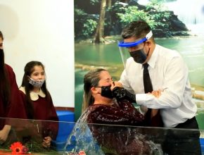 Decenas de personas fueron bautizadas en Argentina en campaña misionera online