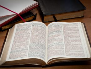 ¿Necesitamos actualizar la Biblia?