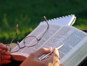 ¿Por qué la Biblia no es un libro que debe ser meramente leído, sino estudiado?