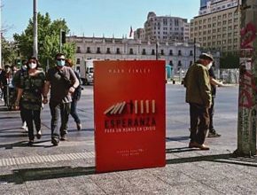 Más de 16.000 libros misioneros son entregados en Santiago