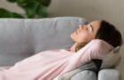 Falta de descanso puede afectar las emociones y la espiritualidad, asegura neurocientífica