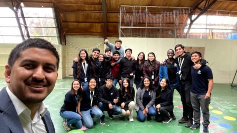 Equipo de colportaje de Punta Arenas se prepara para el cierre de campaña celebrando Santa Cena