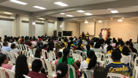 Más de 500 personas aceptan a Cristo en semana de evangelismo