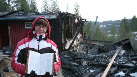 Biblia fue encontrada intacta después de devastador incendio