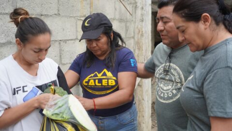 Brigada médica capta interesados en zonas de escasos recursos en Ecuador