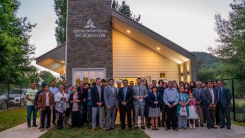 Proyecto Plantación de Iglesias: Templo Adventista Cádes Collimallín es inaugurado en el sur de Chile