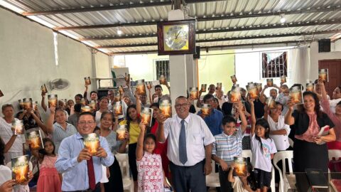 La Iglesia distribuirá 200 mil ejemplares del libro El Gran Conflicto en Ecuador
