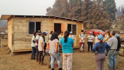 Jóvenes adventistas son voluntarios permanentes en ayuda de afectados por incendios