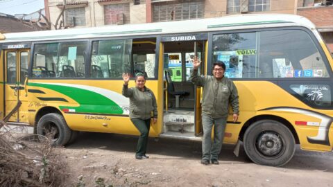 Oyente comparte Radio Nuevo Tiempo en transporte público en Lima