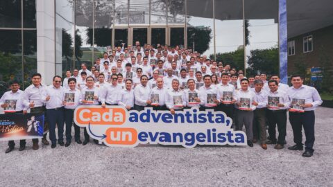 Pastores y misioneros son entrenados para continuar la misión evangelística