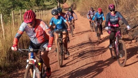 Ministerio de ciclistas adventistas ayuda a las personas a acercarse a Dios