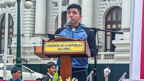Discurso de estudiante adventista destacó la influencia positiva de las iglesias en la comunidad en el Congreso de Perú