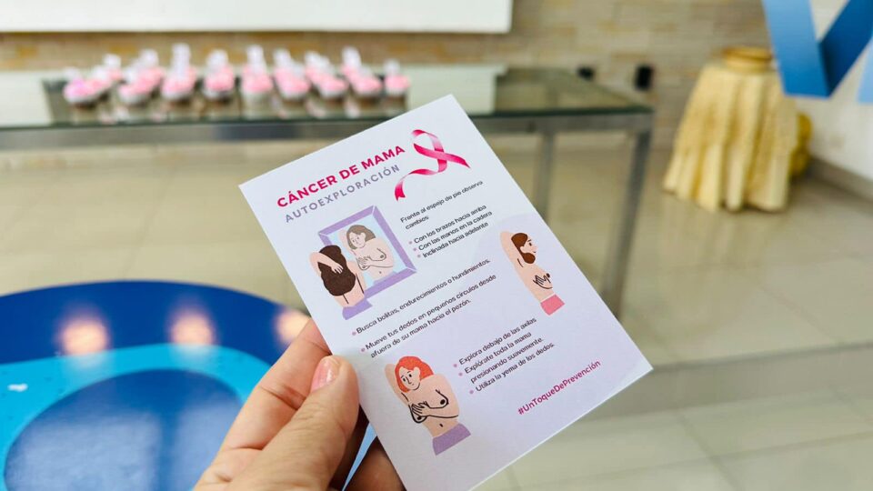 Damas de la Iglesia Adventista en el sur del Ecuador, generan acciones para crear conciencia y sensibilización sobre el cáncer de mamá.