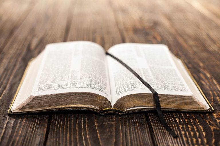 Características esenciales de la Biblia - Noticias - Adventistas
