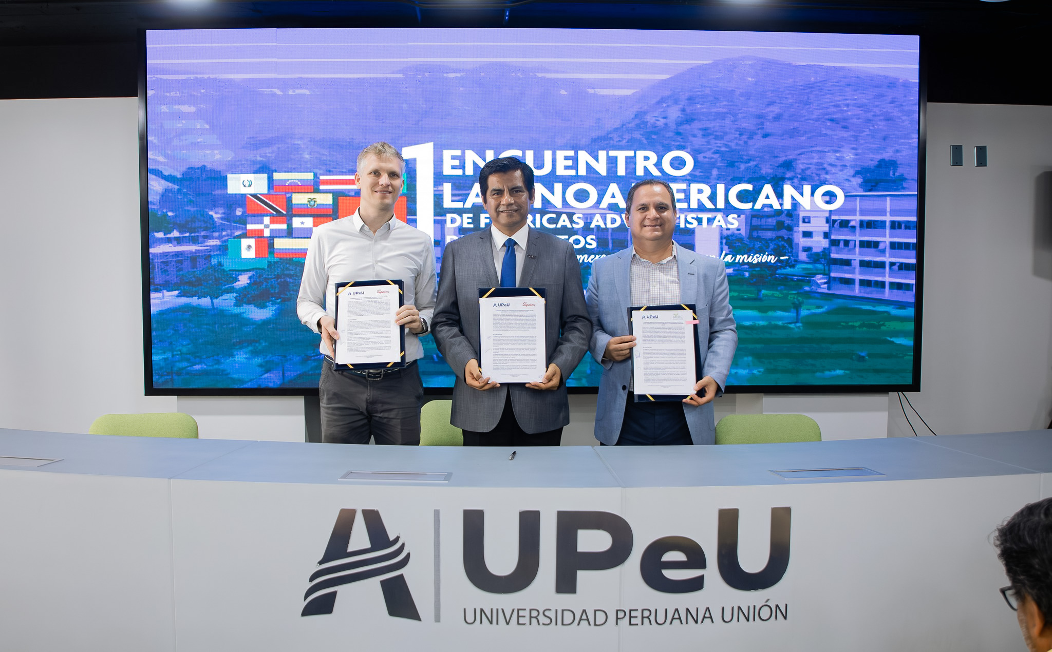 Universidad Peruana Unión firma convenios con Inter-American Health Food Company y Superbom de Brasil