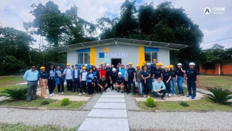 Misioneros de Brasil construyen un "Espacio Maker" en el Colegio Adventista del Ecuador
