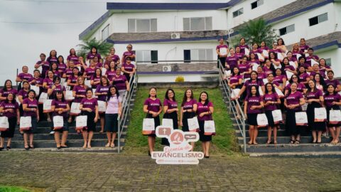 94 líderes de todo Ecuador son motivadas en la Escuela de Evangelismo Femenino