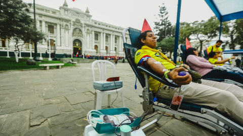 Congreso del Perú destaca donación de 478 unidades de sangre por adventistas