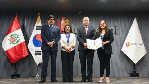 Inventoras adventistas ganan medalla de plata en feria tecnológica internacional en Corea del Sur