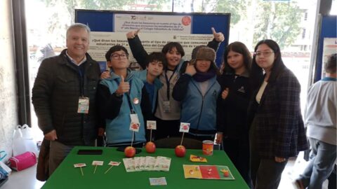 Alumnos de colegio adventista ganan encuentro científico y representarán a Chile en evento internacional