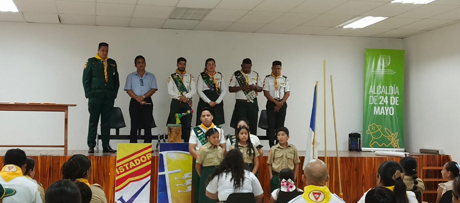Presentación oficial del los nuevos miembros.