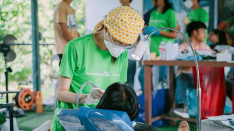 Voluntarios de Adventist Health atienden a miles de personas en Filipinas