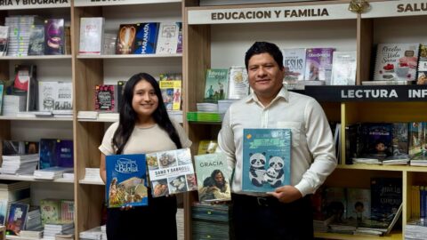 Literatura adventista incentiva la lectura entre oyentes de radio en Perú