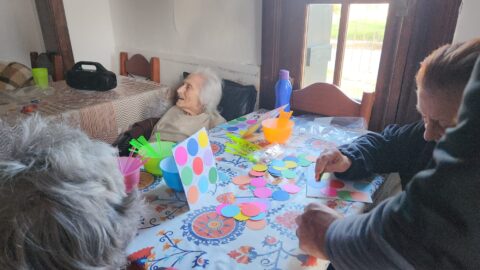 Voluntarios adventistas llevan esperanza y compañía a adultos mayores en Uruguay