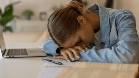 El insomnio en los adolescentes puede ser una señal de estrés persistente