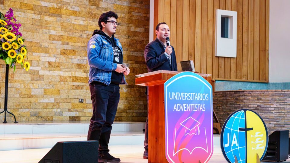 Pr. Yoel Jerez, departamental del Ministerio Joven y Matias Fernández coordinador del MUA presentan la apertura del Congreso Embajadores del Reino 2026