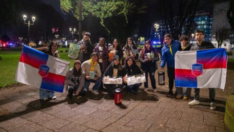 Universitarios adventistas llevan comida y esperanza a comunidad en Chile