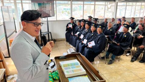 Escuela Bíblica Nuevo Tiempo Ecuador celebra graduación y una nueva decisión por Cristo