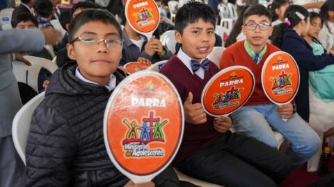 Más de 1,000 adolescentes responden al llamado de Dios para dejar huella en su generación 