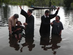 Batismos e novas igrejas surgem em projeto no Amazonas