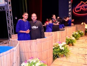 Calebes do grande Recife celebram a missão com batismos