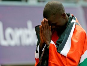 Atleta queniano dá testemunho de sua fé nas Olimpíadas de Londres