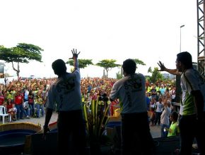 Impacto Calebe mobiliza milhares em Recife
