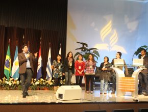 Líder de web apresenta novo portal da Igreja para comunicadores