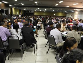 Cerca de 700 líderes de Pequeno Grupo são treinados em Cuiabá
