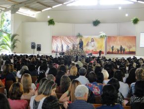 Mais de mil mulheres aceitam o desafio de serem missionárias durante Campal