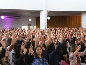 Congresso reúne mais de mil mulheres na Bahia