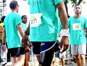 Atleta deficiente compete na Corrida Vida e Saúde em Minas Gerais