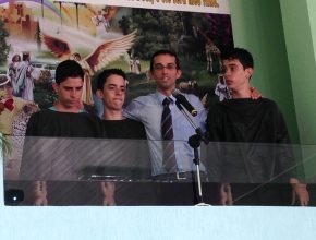 Trigêmeos são batizados no distrito de São Silvano