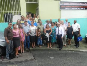 Igreja evangélica muda de placa no Rio