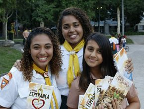 Jovens adventistas levam esperança aos cariocas