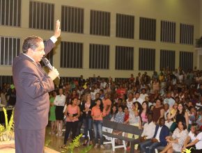Evangelismo Escola Universitário capacita futuros pastores na Bahia