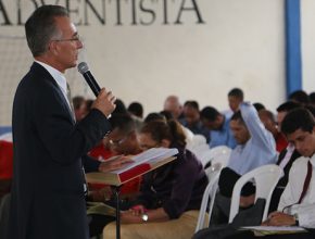 Sede da Igreja Adventista do Sudoeste da Bahia recebe centenas de anciões