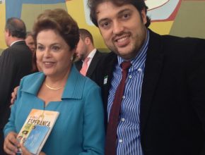 Presidente Dilma Rousseff recebe livro A Única Esperança